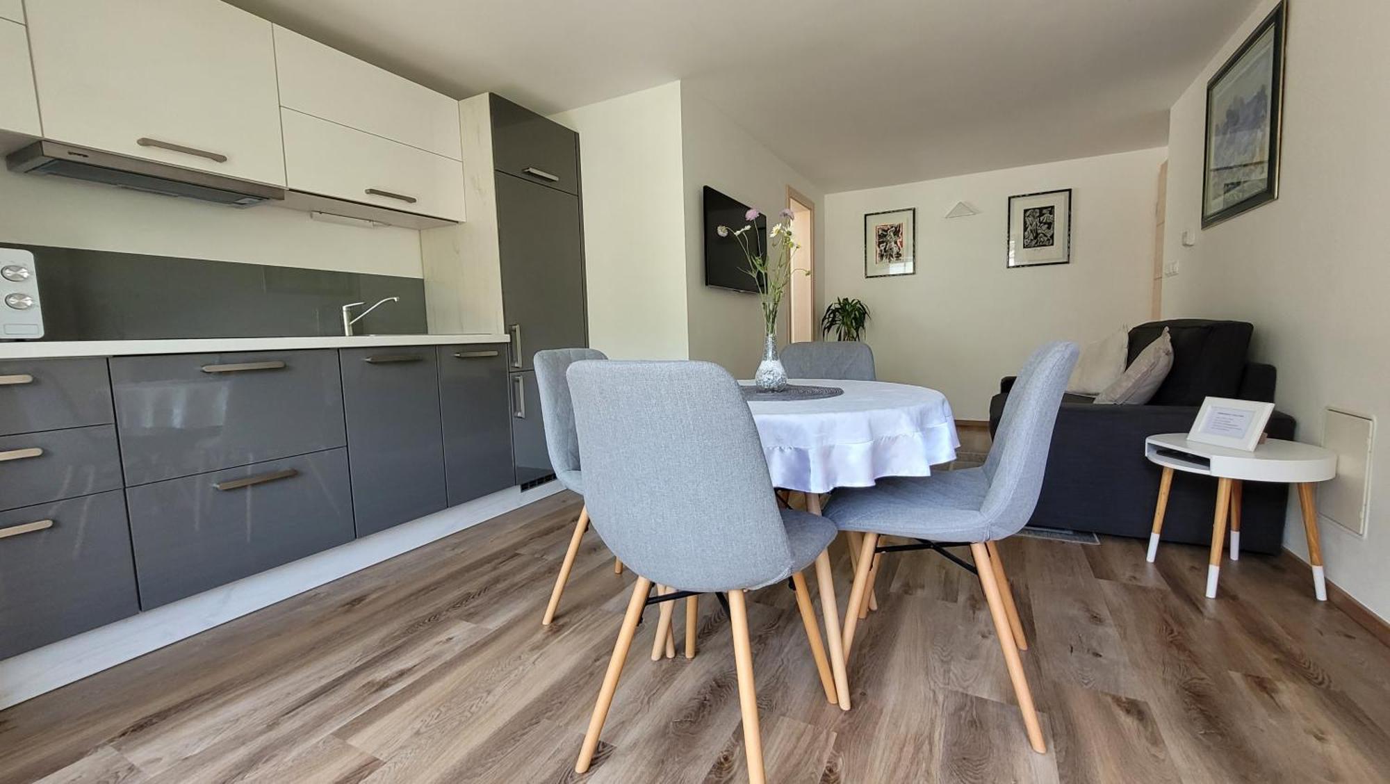 Apartma Julija Luce Ngoại thất bức ảnh